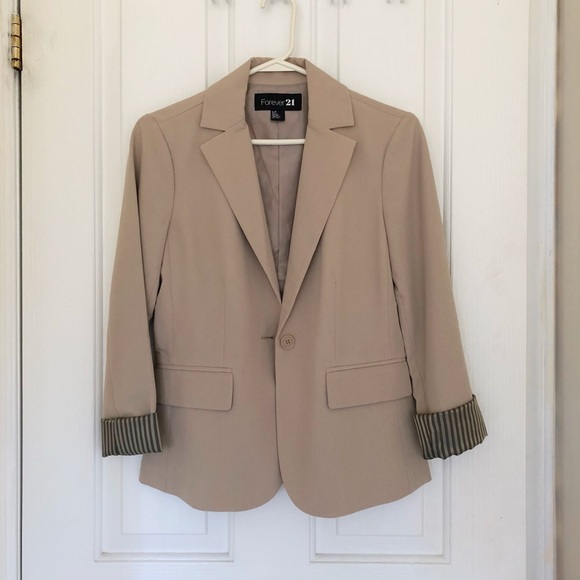 Forever 21 Jackets & Blazers - NWOT Forever 21 blazer Forever 21 Jackets & Blazers - NWOT Forever 21 blazer